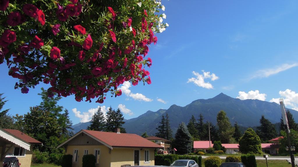 Swiss Chalets Motel Hope Exteriér fotografie